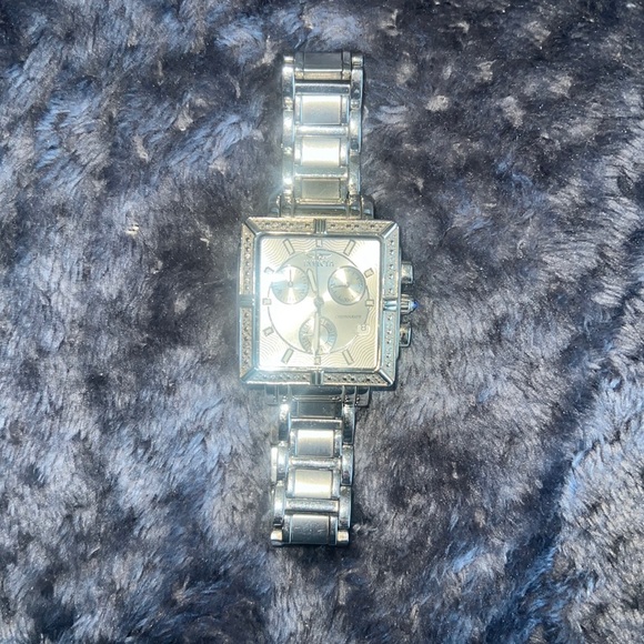 Watch - Picture 1 of 3